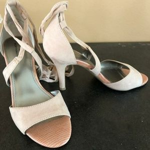 Pale pink Worthington sandals